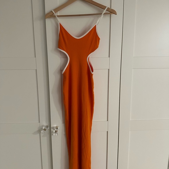 Reformation Orange Cutout dress - Picture 3 of 3